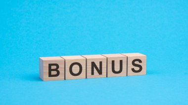 BONUS sözcük hafif bir arkaplan üzerinde yapı taşları ile yapılır