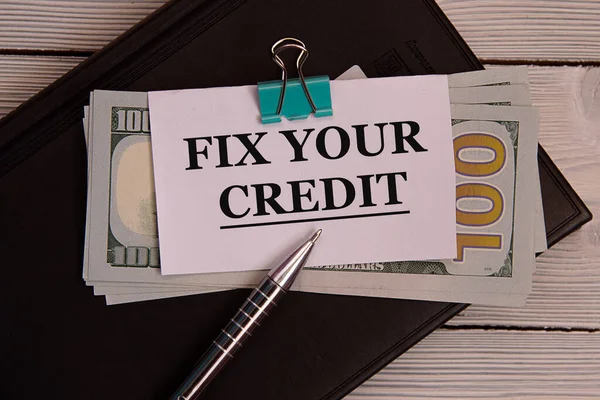Fix Your Credit Woorden Een Wit Velletje Papier Bevestigd Aan Stockfoto