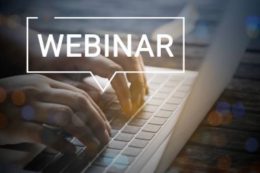 İş adamı ve ekip Webinar E-business Browsing Connection ve online online teknoloji web yayını konsepti, iş konsepti.