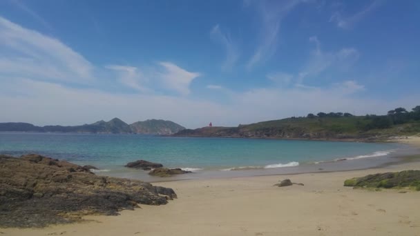 Vue Sur Plage Sable Avec Des Rivages Rocheux Eau Aquamarine — Video