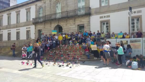 April 2022 Vigo Spanien Ukrainarna Står Ett Tyst Manifest Mot — Stockvideo