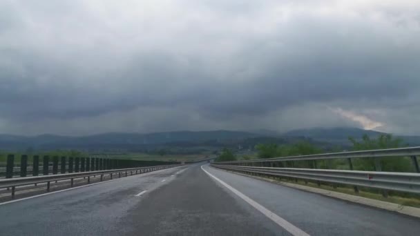 Free Highway Cars View Mountains Rain Clouds — Stockvideo