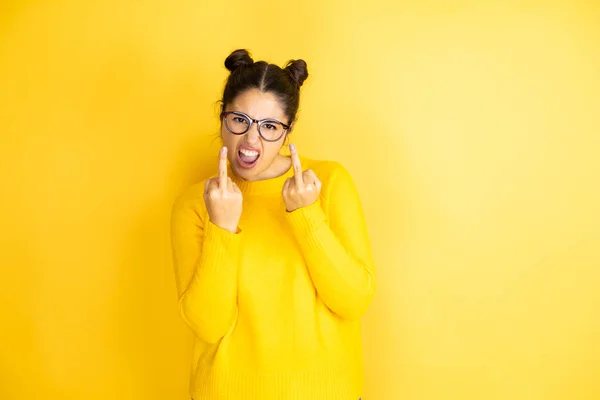 Young Beautiful Woman Wearing Casual Sweater Isolated Yellow Background Showing — стоковое фото