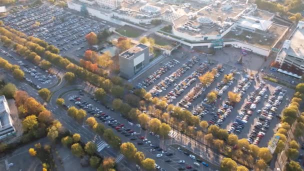 Turín, Italia - Noviembre 2021: Grandes almacenes ocupados, Timelapse aéreo, recuperación económica después de Covid-19 — Vídeos de Stock