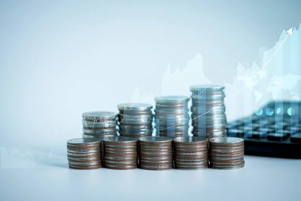 Monete Accatastamento Denaro Calcolatrice Crescita Finanziaria Commerciale Risparmio Conti Finanza — Foto Stock