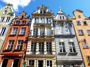 Polonya 'nın Gdansk kenti, şehir merkezi binaları ve Polonya' nın ortaçağ kenti Gdansk 'ın önemli noktaları Avrupa cepheleri ve binaları 