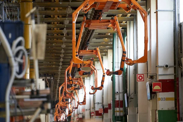 araba imalatı, araba tamiri, atölye çalışması, metal işçiliği