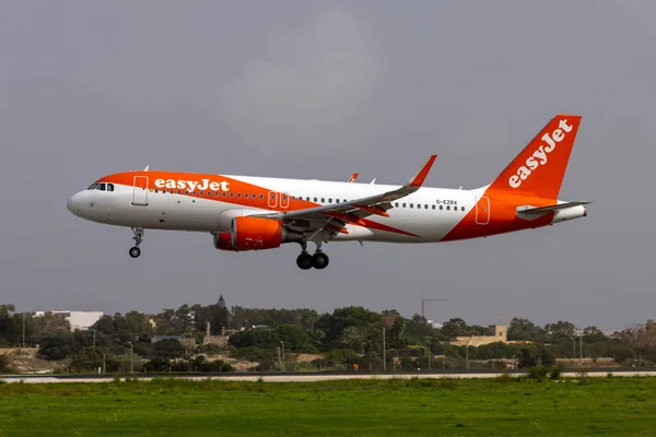 Luqa Malta Octubre 2021 Easyjet Airline Airbus A320 214 Reg — Foto de Stock