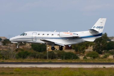 Luqa, Malta 20 Eylül 2008: Cessna 560XL Citation XLS (REG: G-OROO) 31 numaralı final pistinde. Üzerinde 