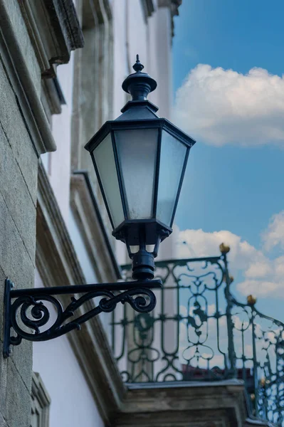 Iluminación Farol Calle Antigua Fachada Edificio Crepúsculo Calle Ciudad Iluminación —  Fotos de Stock