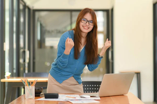 ⬇ Скачать Картинки Работа Радость, Стоковые Фото Работа Радость В.