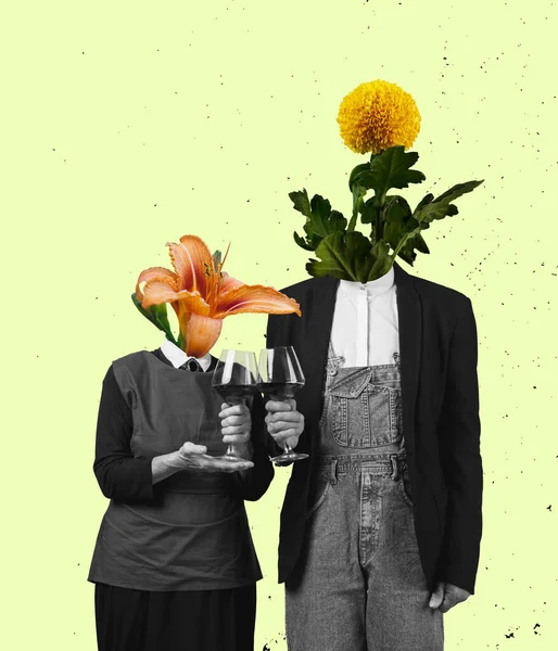 Collage de arte contemporáneo, diseño moderno. Estilo retro. Pareja casada, anciano y mujer encabezados con flores aisladas sobre fondo claro. —  Fotos de Stock