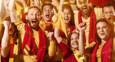 İspanyol duygusal futbolu, futbol taraftarları stadyum tribünlerinde kırmızı eşarplarla takımlarını alkışlıyorlar. Spor anlayışı, duygular, takım etkinliği, rekabet.