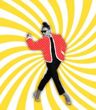 Modern tasarım, çağdaş sanat kolajı. İlham, fikir, modaya uygun şehir dergisi tarzı. Soğuk havada sıcak kıyafetler giyen bir kızla kompozisyon.