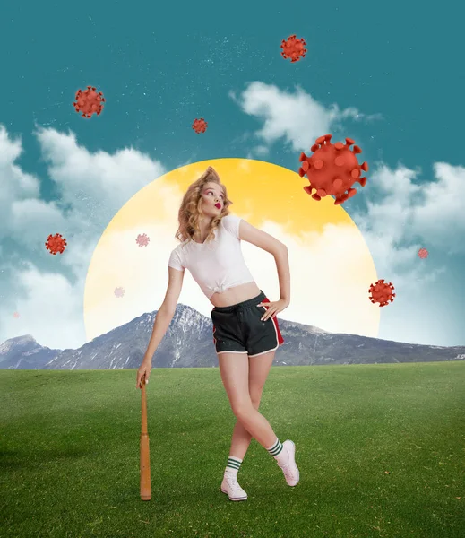 산 위에 고립된 야구 방망이를 들고 서 있는 아름다운 소녀의 일시적 인 미술 콜라주 — 스톡 사진