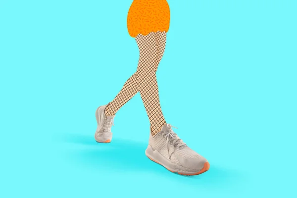 スニーカーを着用した女性の足、青ネオンカラーの背景に隔離されたトレーナーを描いた。現代美術 — ストック写真