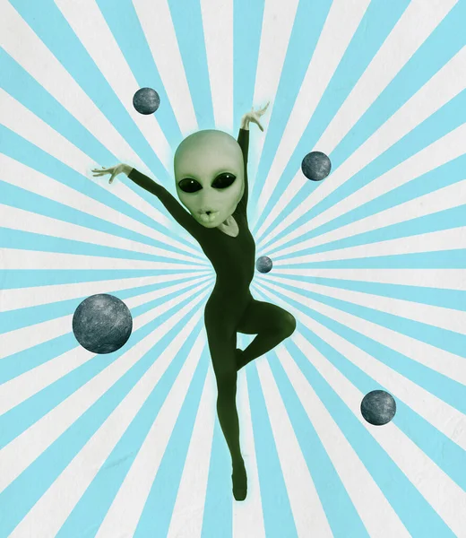 Jeune ballerine avec tête extraterrestre dansant isolée sur fond rayé bleu blanc. Collage d'art contemporain. — Photo