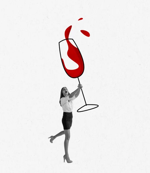 Захоплена молода дівчина тримає намальований величезний келих вина ізольований на білому тлі. Сучасний дизайн, колаж сучасного мистецтва . — стокове фото