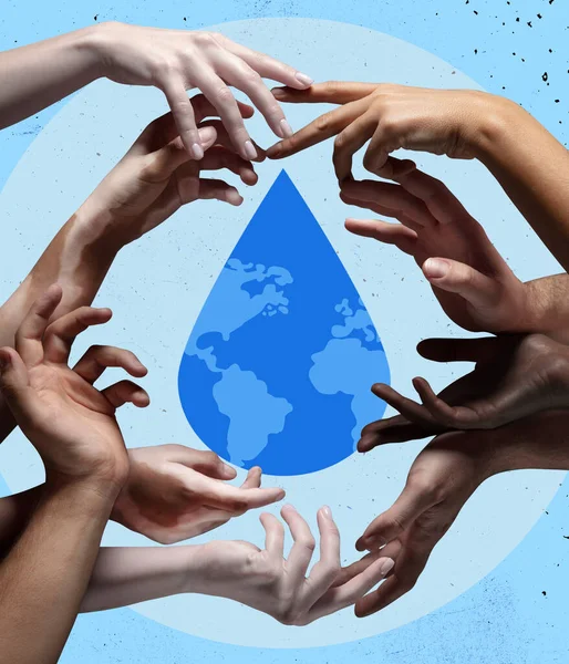 Colagem de arte contemporânea, design moderno. globo terrestre abstrato em forma de gota de água em mãos humanas. Conceito de Dia da Água ou Dia Mundial dos Oceanos. — Fotografia de Stock