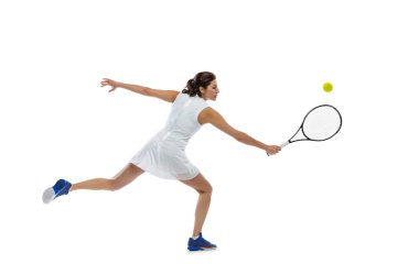 Genç sporcu kadın portresi, tenisçi beyaz arka planda izole edilmiş. Sağlıklı yaşam tarzı, fitness, spor, egzersiz konsepti.