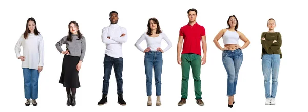 Conjunto de jovens felizes, pessoas multi étnicas, homens e mulheres de pé isolados sobre fundo branco, panfleto horizontal, banner. Modelos em roupas casuais — Fotografia de Stock