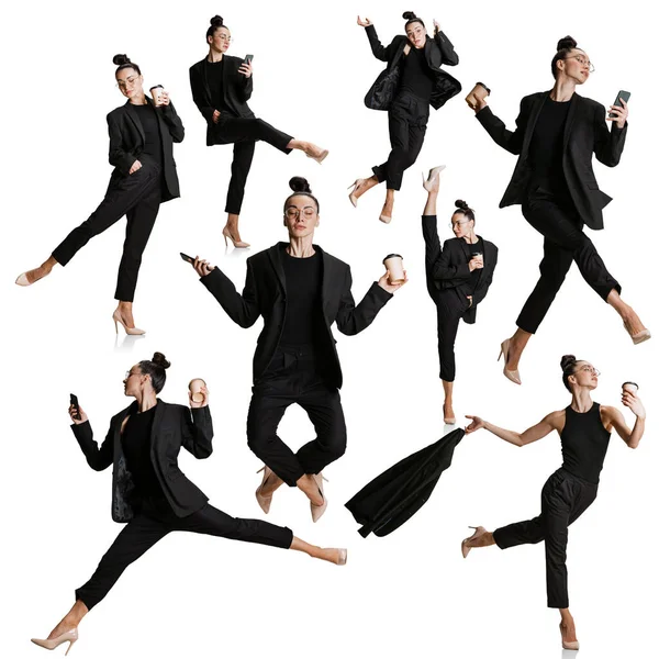 Genç adam, siyah takım elbiseli bayan ofis çalışanı atlıyor, dans ediyor ve dosyalar, kahve, beyaz arka planda tablet ile meditasyon yapıyor. Kolaj