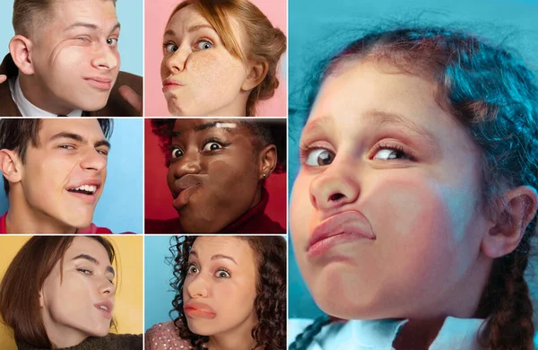 Conjunto de rostros cercanos de niñas y niños aplastados sobre vidrio aislado sobre fondo de color. Concepto de emociones humanas, diversidad. Modelos apoyados en vidrio — Foto de Stock
