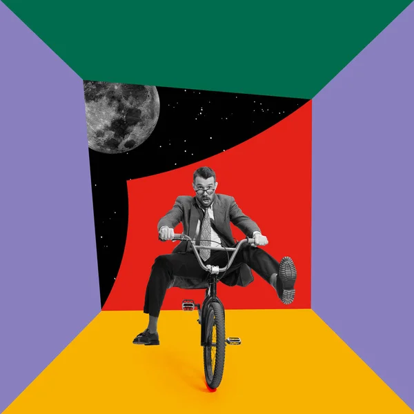 Collage de arte contemporáneo con hombre de negocios, director de marketing montar en bicicleta aislado sobre fondo multicolor — Foto de Stock