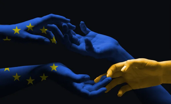 Peint en bleu drapeau de l'UE et les couleurs bleu-jaune des mains du drapeau ukrainien touchant isolé sur fond sombre. Concept d'aide, de soutien — Photo