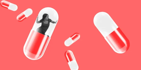 Collage de arte contemporáneo. Mujer deprimida tratando de bajar de la píldora aislado sobre fondo rojo — Foto de Stock