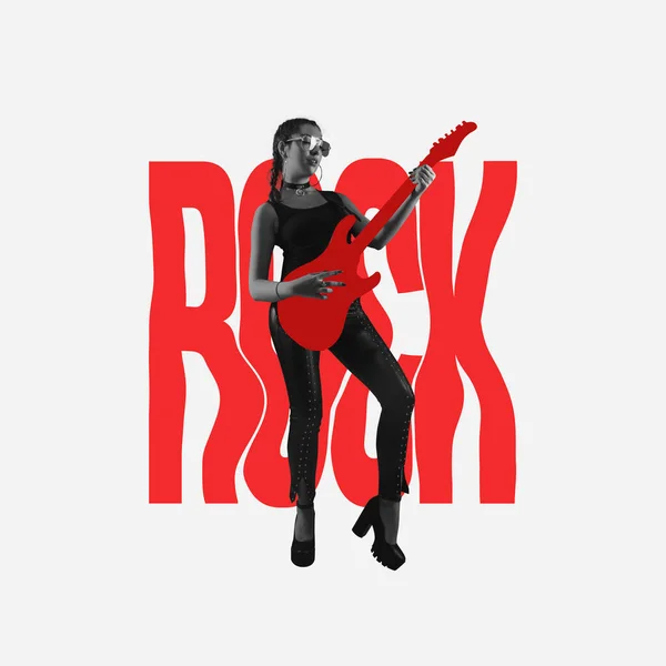 Коллаж. Юнг стильная женщина играет на гитаре, дает рок-концерт, выступление изолированы на светлом фоне — стоковое фото