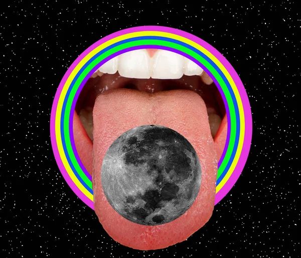 Kolaż sztuki współczesnej. Kobiece usta z wystającym językiem jedzącym księżyc na czarnym tle. Pojęcie uzależnienia — Zdjęcie stockowe