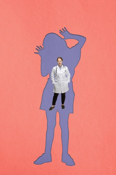 Konzeptionelle kreative Collage. Zeitgenössische Kunst. Gezeichnete Silhouette eines kleinen Mädchens, das davon träumt, in Zukunft Arzt zu werden. Kunst, Kreativität, Psychologie, Innenwelt, Ängste — Stockfoto