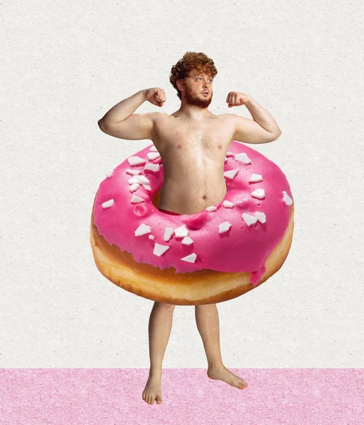 Contemporary Artwork Fat Shirtless Man Standing Pink Donut Swimming Circle — ストック写真