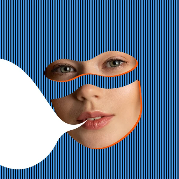 Коллаж современного искусства. Задумчивая молодая женщина в маске супергероя изолированы на синем фоне. — стоковое фото