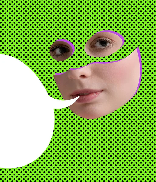 Çağdaş sanat kolajı. Yeşil arka planda izole edilmiş süper kahraman maskeli genç bir kadın. Çizgi film karakteri — Stok fotoğraf
