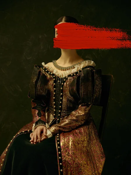 Tvůrčí dílo. Portrét dívky na sobě antické princezny nebo hraběnky šaty s červeným tahem akvarelu barvy na tmavém pozadí. Současné umění, koncepce srovnání epoch — Stock fotografie