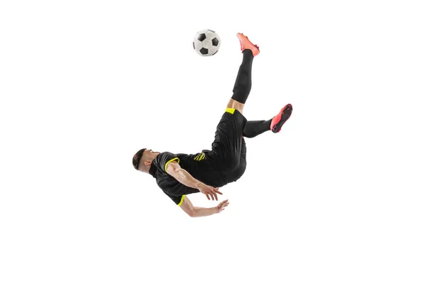 Patada Salto Retrato Dinámico Del Entrenamiento Futbolista Masculino Profesional Aislado — Foto de Stock