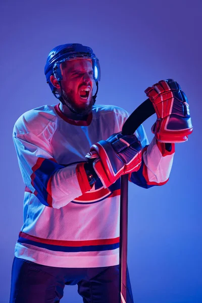 Champion Porträt Eines Professionellen Eishockeyspielers Sportuniform Und Schutzausrüstung Isoliert Auf — Stockfoto