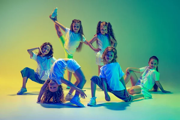Hip Hop Dance Street Style Group Children Little Girls Sportive — Stock Photo, Image