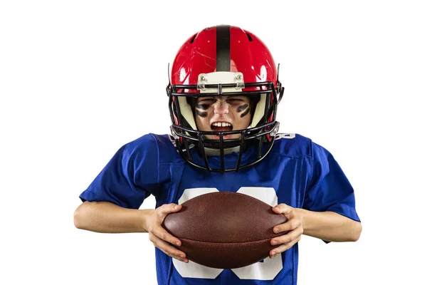 プレイして勝つために設定します 感情的な少年のクローズアップ肖像画 白の背景に隔離されたスポーツの制服やヘルメットで初心者のアメリカのサッカー選手 スポーツ 感情の概念 — ストック写真