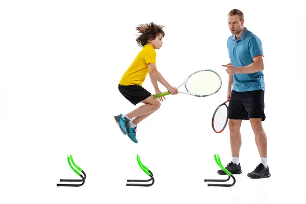 Lección Individual Entrenamiento Jugador Tenis Profesional Entrenador Enseña Los Adolescentes — Foto de Stock