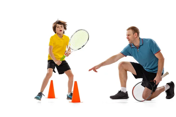 Lezione Individuale Allenamento Giocatore Professionista Tennis Allenatore Insegna Adolescente Giocare — Foto Stock