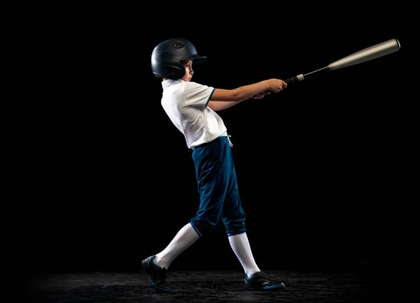 Offensiv Spelare Dynamiskt Porträtt Liten Baseballspelare Kanna Blå Vit Uniform — Stockfoto