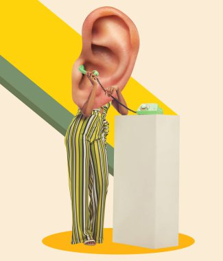 Dedikodular, dedikodular, sahteler ve sırlar. Eski tarz giyinmiş kadın vücudu. Kocaman bir kulağı var. Çağdaş sanat kolajı, tasarım. İlham, fikirler. Sürrealizm, kübizm, sanat ve yaratıcılık kavramı