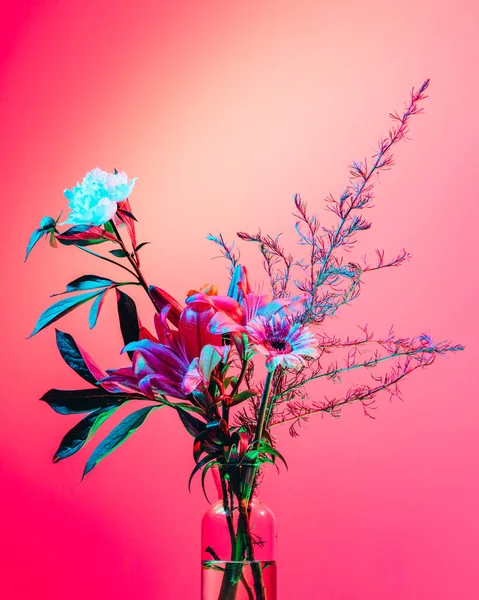 Tendresse Beau Bouquet Fleurs Composition Florale Abstraite Vase Verre Sur — Photo
