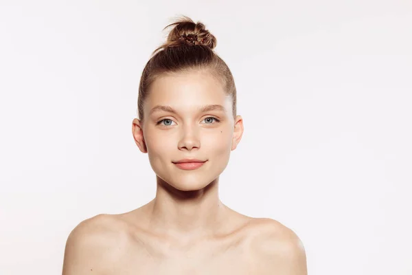 Dobře Udržovaná Kůže Poloviční Portrét Mladé Krásné Ženské Módní Model — Stock fotografie
