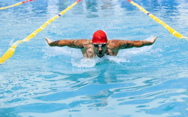 Motion Action Live Portrait Young Sportive Man Professional Swimmer Goggles — Stock Photo, Image