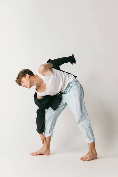 Contemmp Tanz Porträt Eines Jungen Mannes Teenagers Studenten Bewegt Sich — Stockfoto
