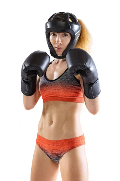 Állj Fel Sportos Női Profi Kickboxer Sportkesztyűben Védő Sisak Pózol — Stock Fotó